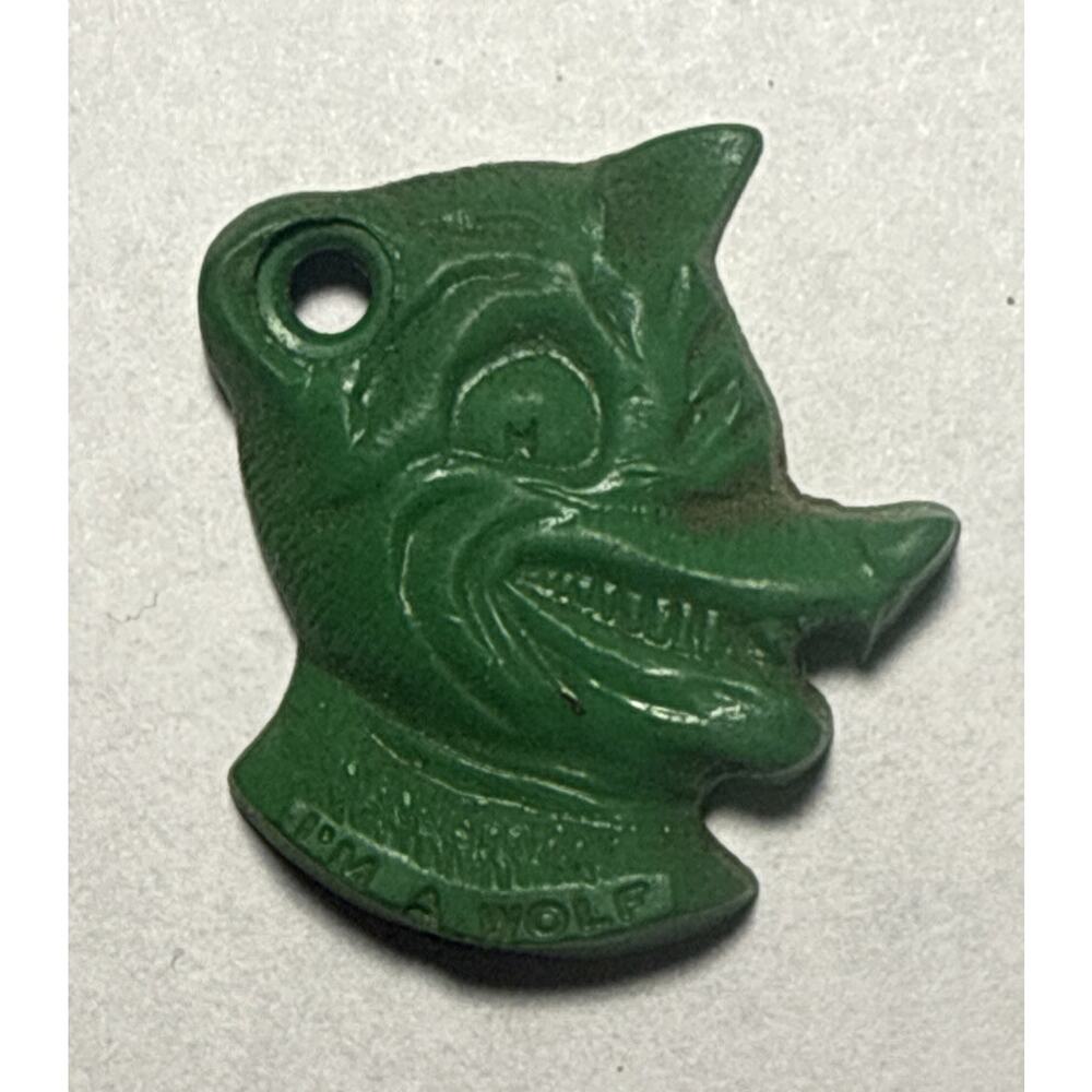 Vintage Green Creepy Wolf Face Cracker Jack Plastic Charm 1F